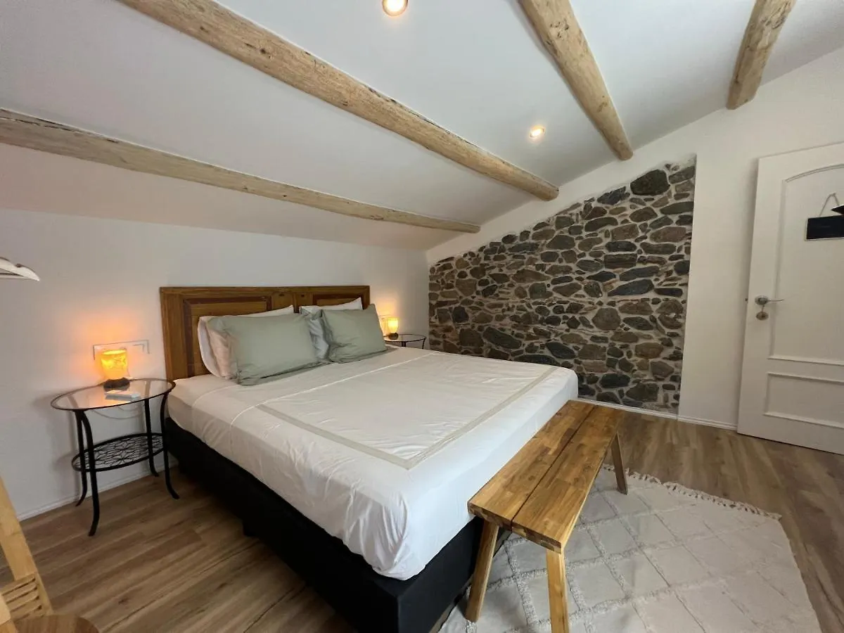 Can Jan Vives Vidreres Bed & Breakfast